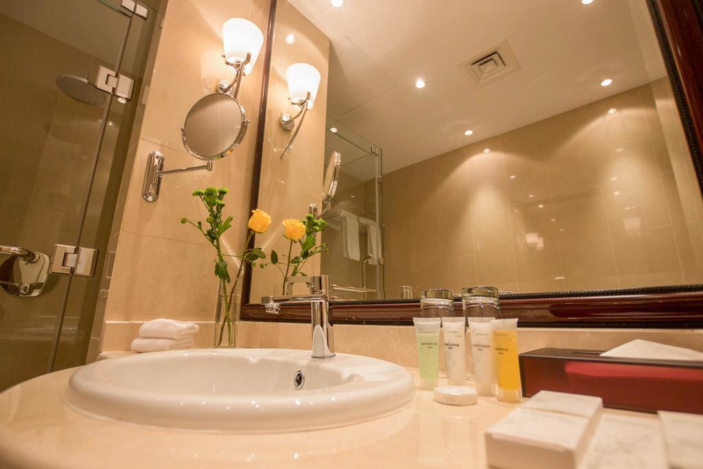 Premium Strato Готель 4*